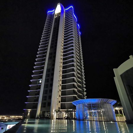 Free Netflix! Zas Suite At Troika Residence, Kb Kota Bharu Kültér fotó